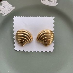 Vintage Francesca Visconti shell Earrings
